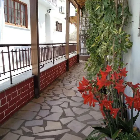 Kotroni Apartment *